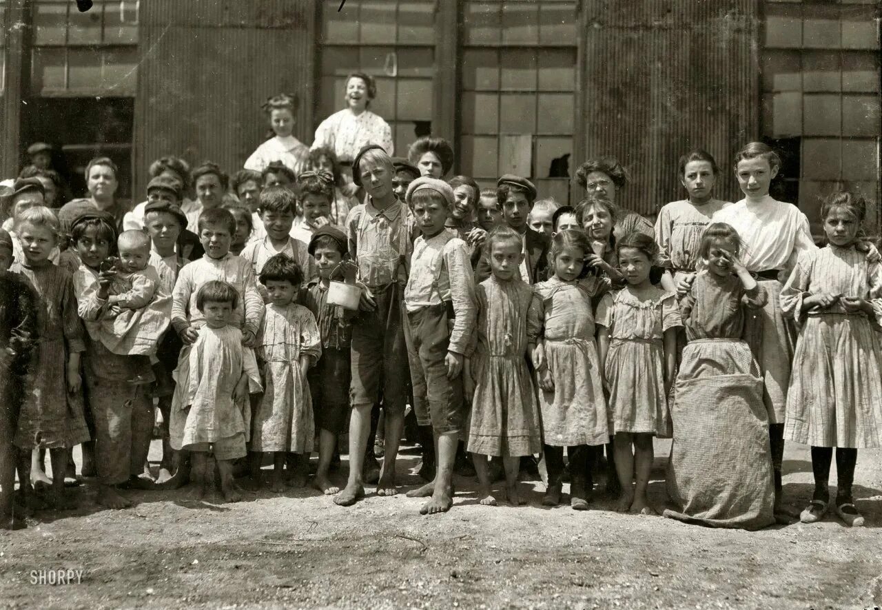 Фабрика в царской России в 1908. Льюис Хайн американский фотограф детский труд. Сиротский приют 19 века Америка. Детский труд в США 1900 годы.
