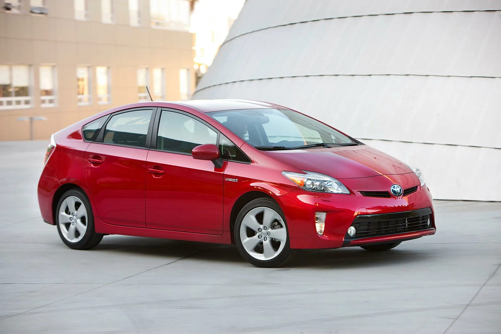 Приус 2015 года. Тойота Приус 2022. Тойота Приус гибрид. Toyota Prius Hybrid 2013. Тойота Приус гибрид 2011.