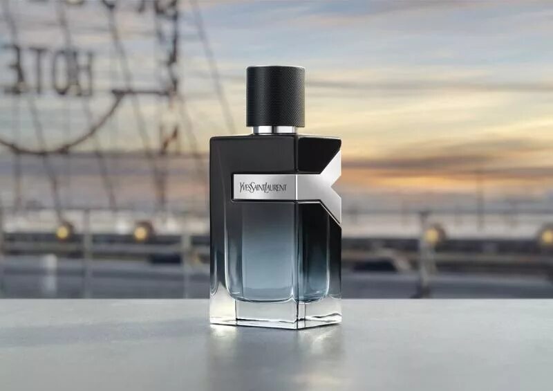 Ив сен лоран туалетная вода мужская 100. Ysl y eau de parfum. Y eau de parfum yves saint laurent для мужчин. Yves saint laurent y набор. Ysl y eau de parfum.