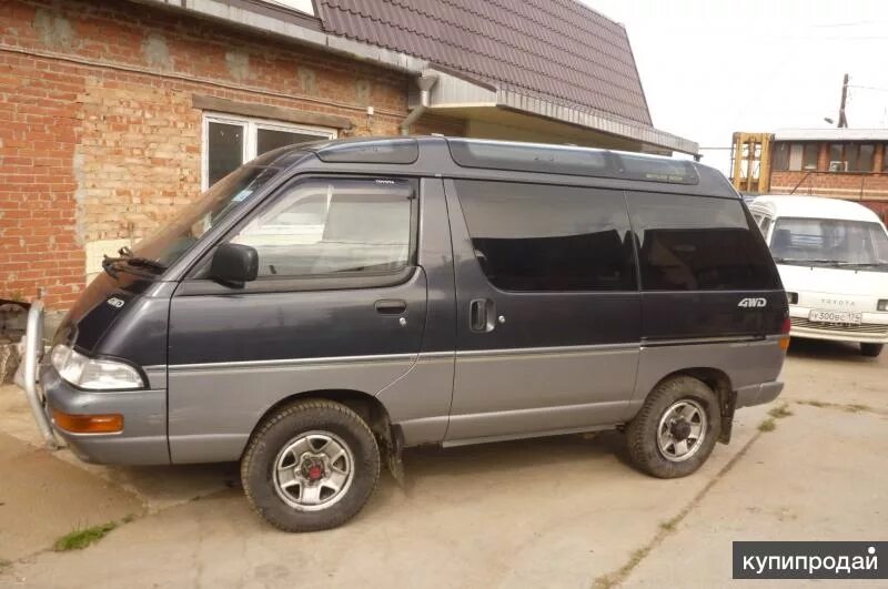 Купить микроавтобус бу недорого. Toyota Lite Ace 1993. Lite Ace 1993. Тойота Town Ace 1993. Тойота минивэн полный привод дизель.