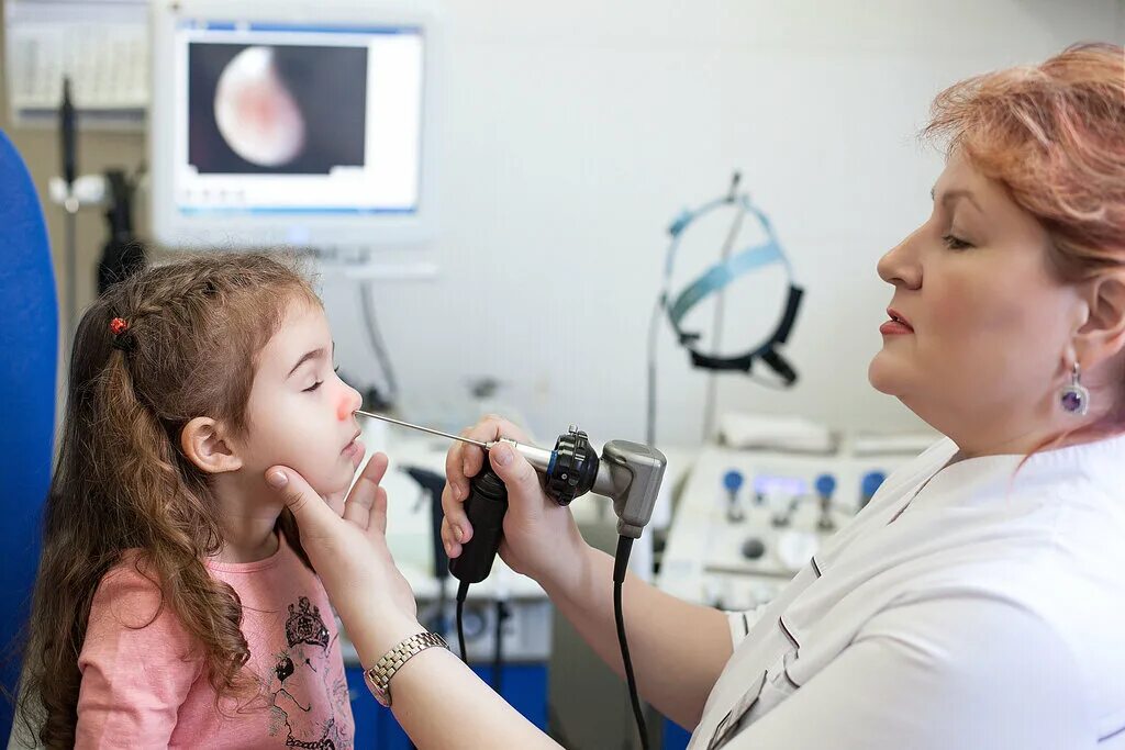 эндоскопия гортани фиброларингоскопия. ларингоскопия аденоиды. эндоскопия носоглотки аденоиды. ларингоскопия детям. узкоспектральная эндоскопия гортани.