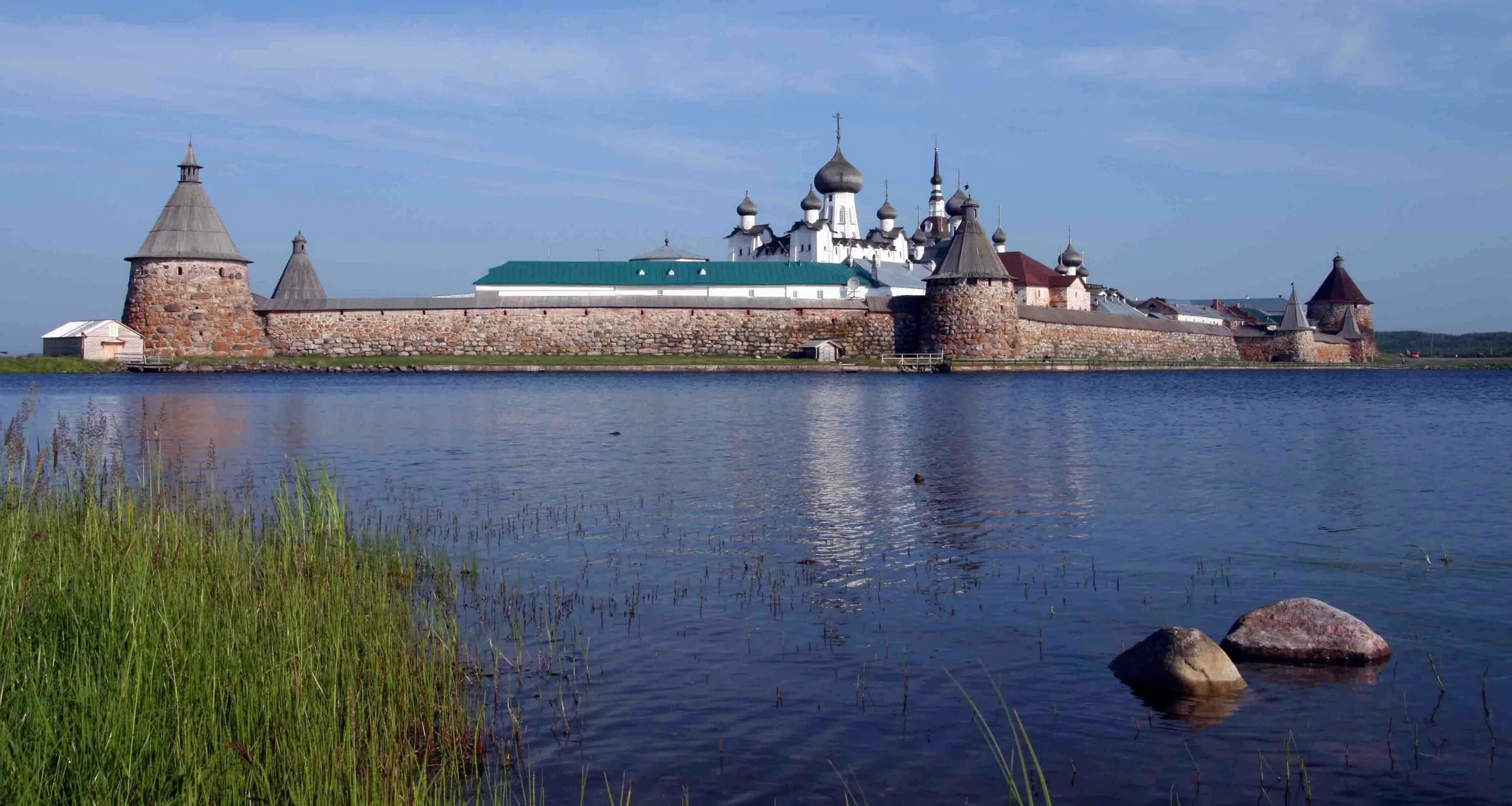 Соловки монастырь. Соловецкий монастырь соловецкие острова. Соловки карелия. Историко-культурный комплекс соловецких островов. Соловецкие острова достопримечательности.