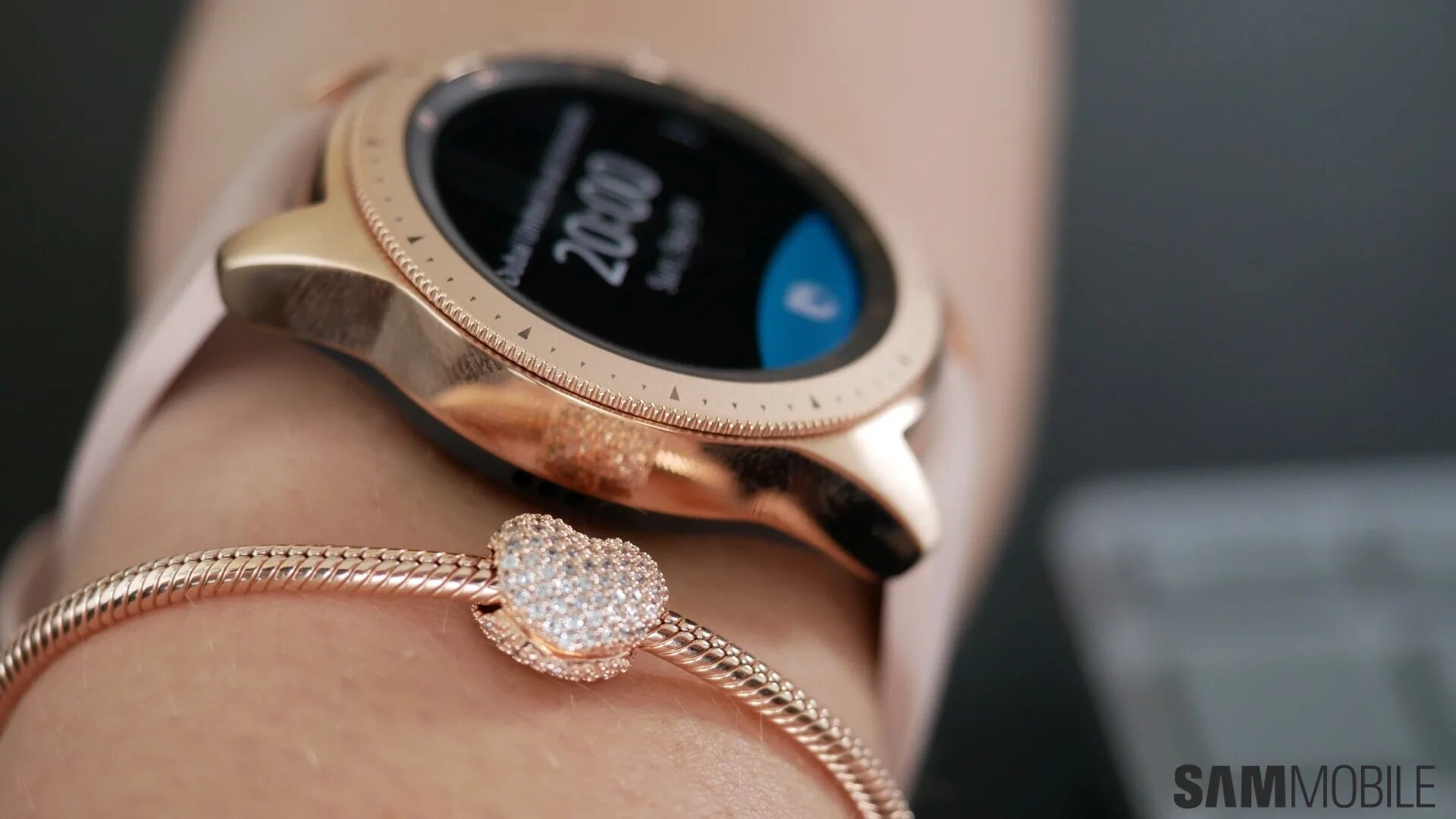 Самсунг вотч 4 розовое золото. Samsung watch SM R 810. Samsung Galaxy watch 42mm Rose Gold. Самсунг вотч 4 золото. Galaxy watch золото