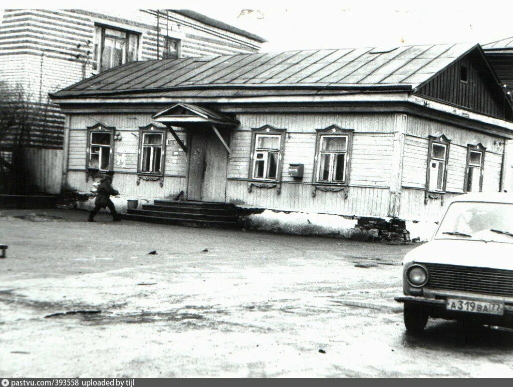 Здание вокзала в Тарусе. Таруса 1960 годов. Таруса здание ЖД вокзала. Автостанция Таруса.