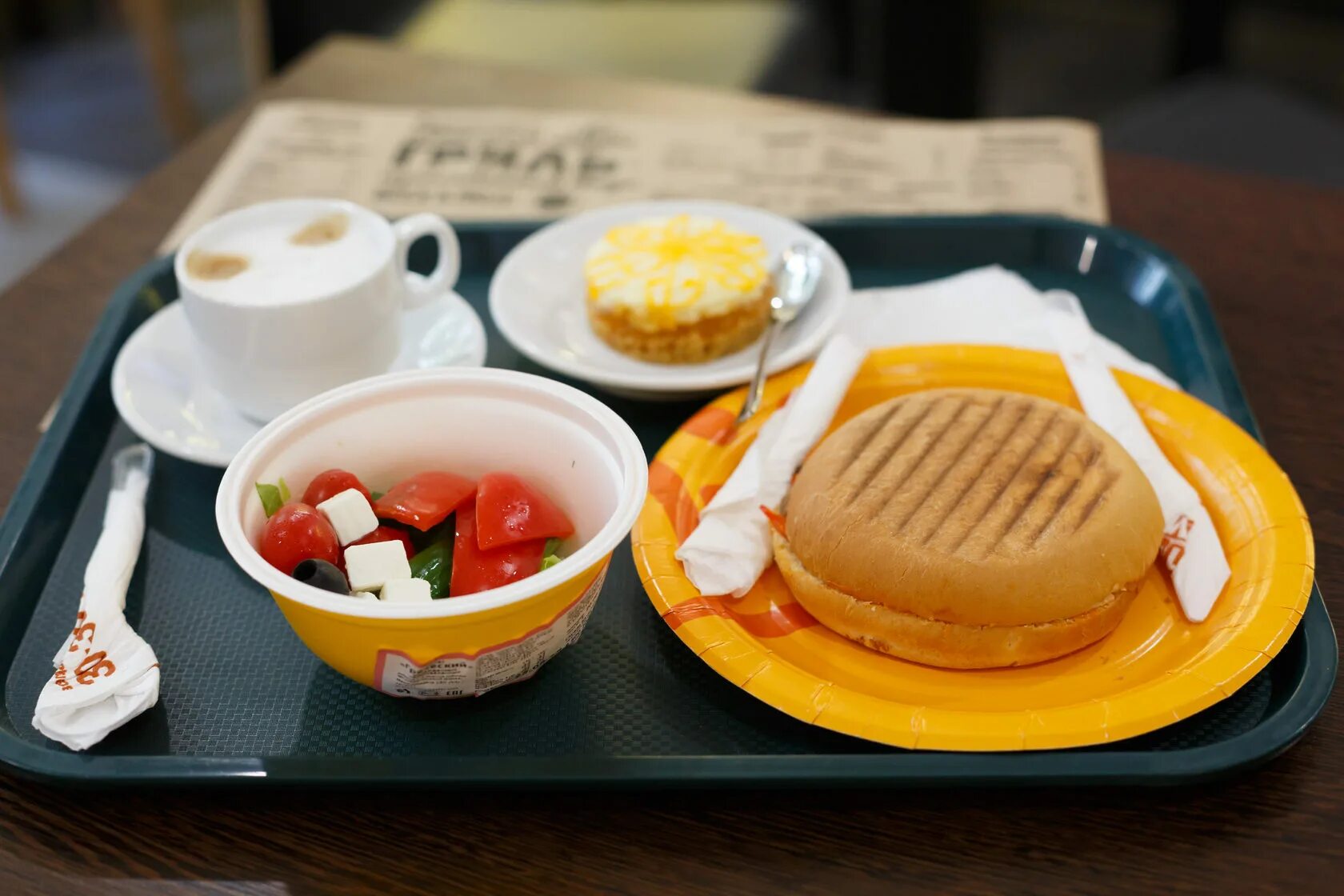 Сэндвичи кемерово. Подорожник кофейня. Доступная кофейня подорожник. Сэндвич подорожник. Подорожник Кемерово бутерброд.