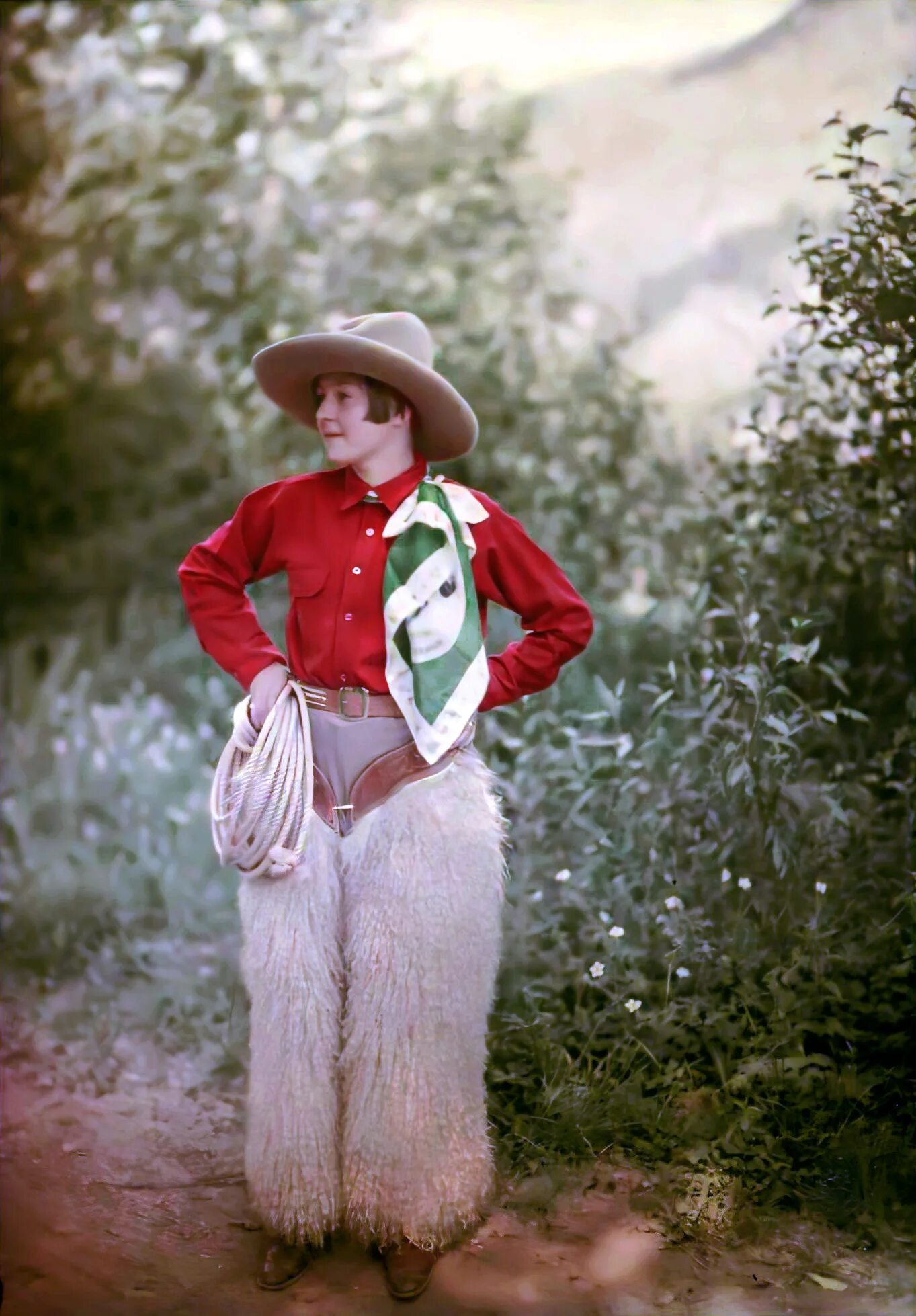 Первая цветная фотография. Автохром 1910 годов. Первые цветные снимки. Этельдреда лэинг. Старинные цветные фотографии.