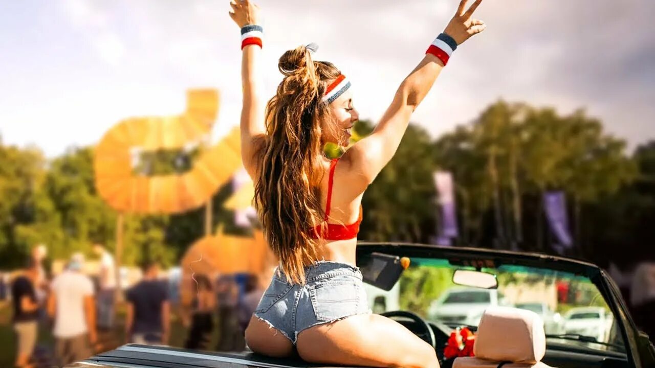 Бесплатные песни mp3 клубняк. Tomorrowland 2021. Клубняк 2021. Плейлист клубняк. DJ клубняк 2021.