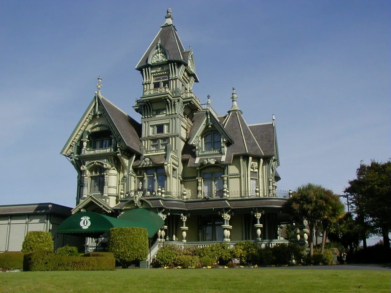 Мэншен-Хаус (Mansion House) в Лондоне. Carson Mansion. Усадьба в готическом стиле в Москве. Особняк Пенсмор/Хайландвилл, Миссури.