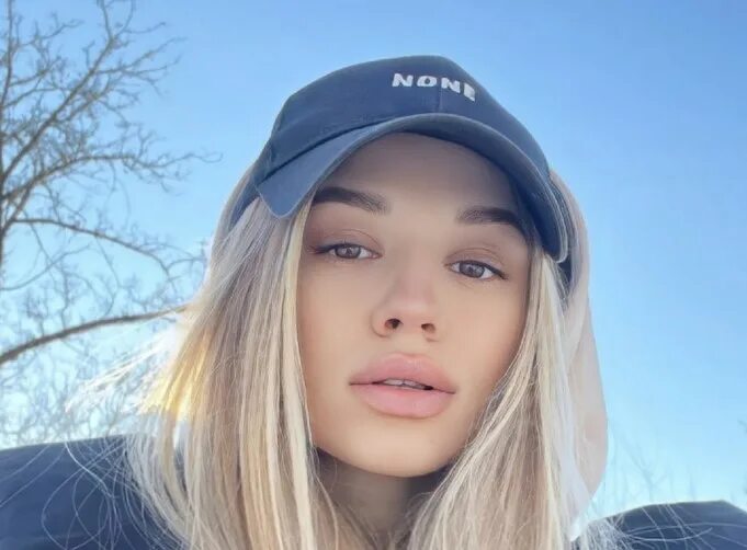 бывшая девушка саши стоуна. девушка саши стоуна. бывшая девушка саши стоуна. бывшая саши стоуна. саша стоун 2022.