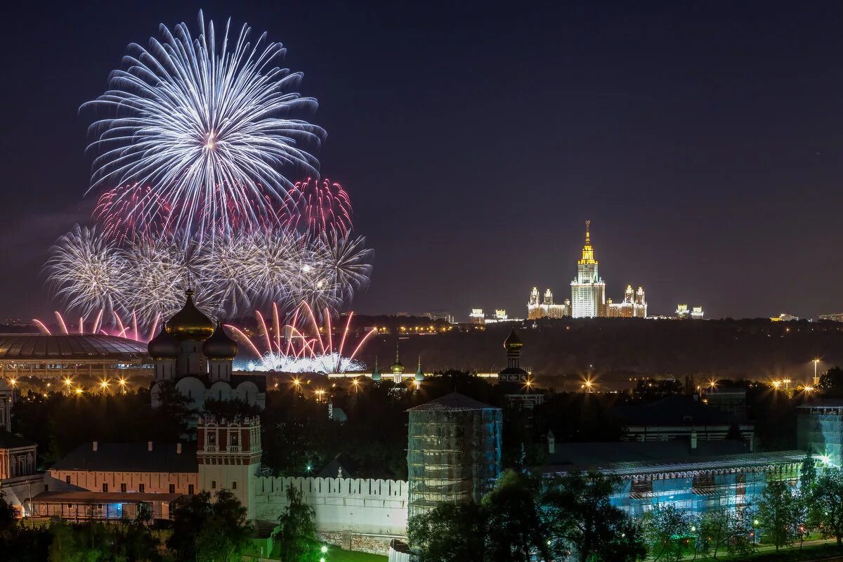 Салют в Москве. Салют "красная площадь". Moscow Salyut. Кремль салют.