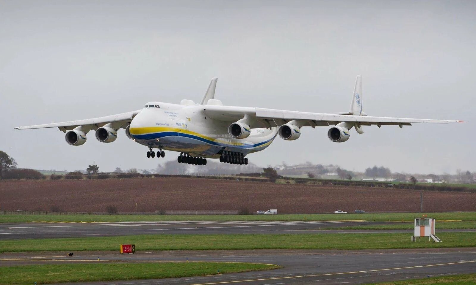 Самолет Мрия АН-225. Антонов 225 Мрия. АН-Мрия 225 и АН 224. Самолет Антонов АН 225. Мрия самолет википедия