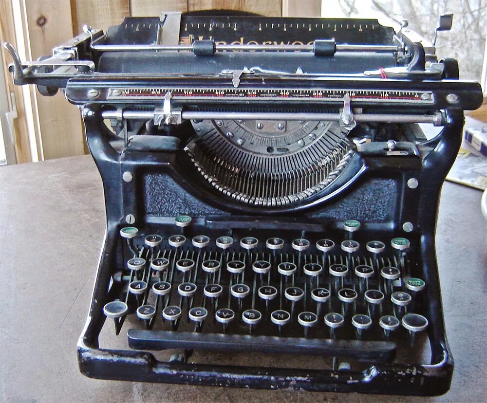 Ундервуд машинка. Underwood 5 печатная машинка. Underwood пишущая машинка 1900-1937. Ундервуд печатная машинка Довлатова. Erfordia печатная машинка 1894.