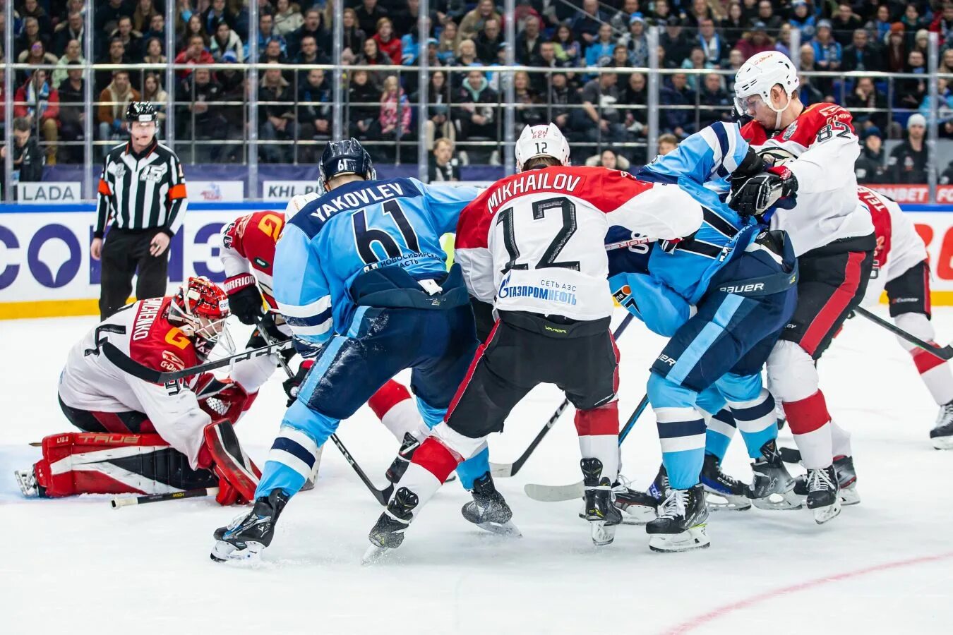 Авангард сегодня игра трансляция. Авангард Сибирь 4-1. Авангард Омск чемпион Кубка Гагарина 2023. Авангард Кубок Гагарина 2021. Хоккей Сибирь.