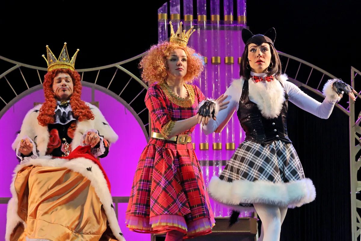 Спектакль "кот в сапогах" дзержинск. Театральная постановка кот в сапогах. Театр образцова кот в сапогах. Шарля перро кукольный театр. Кот в сапогах музыкальный театр.