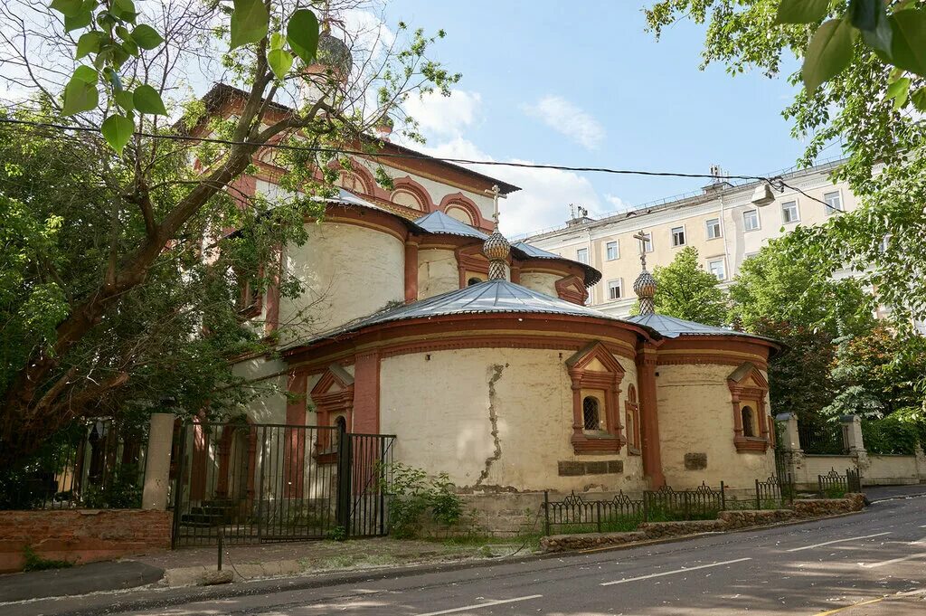 Храм трех. Храм трех святителей на кулишках. храм трёх святителей (париж). мастерская на кулишках театр. храм трёх святителей на мосфильмовской.