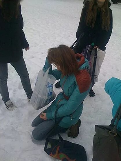 Форум унижений. Унижение девочек в школе. Девушку унизили в школе. Унижение девушки подростка.