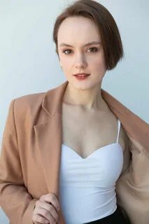 Katta eshak bilan Sankt-Peterburgning semiz fohishalari