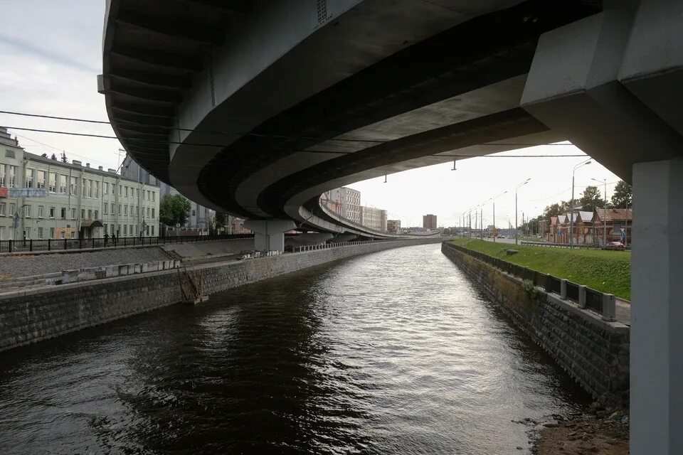 Обводный канал клуб. Обводной канал Санкт-Петербург. Набережная Обводного канала. Обводный канал СПБ. Набережная Обводный канал Питер.