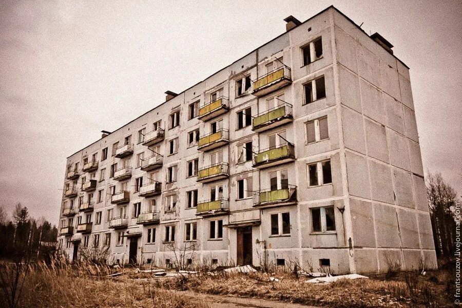 старая многоэтажка. старые многоквартирные дома. старые панельные дома. старые панельные дома. российские многоэтажки.
