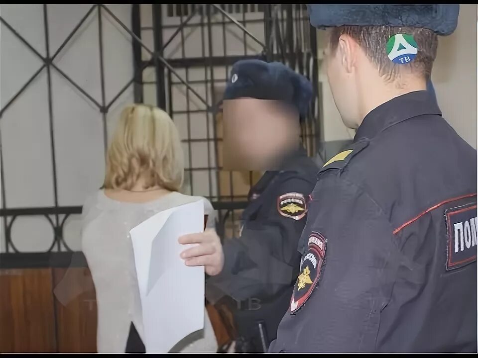 Осуждена сотрудница банка. Хайруллина розалия мирзасалиховна. Шапка серовского суда. Осуждена сотрудница. Осуждена сотрудница банка.