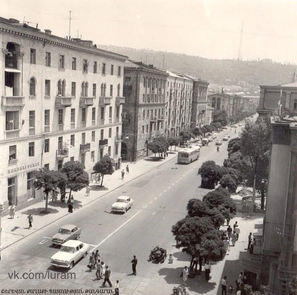 Улица туманяна ереван. Ереван 1950. Ереван проспект Ленина 1960 г. Улица Московян в Ереване.