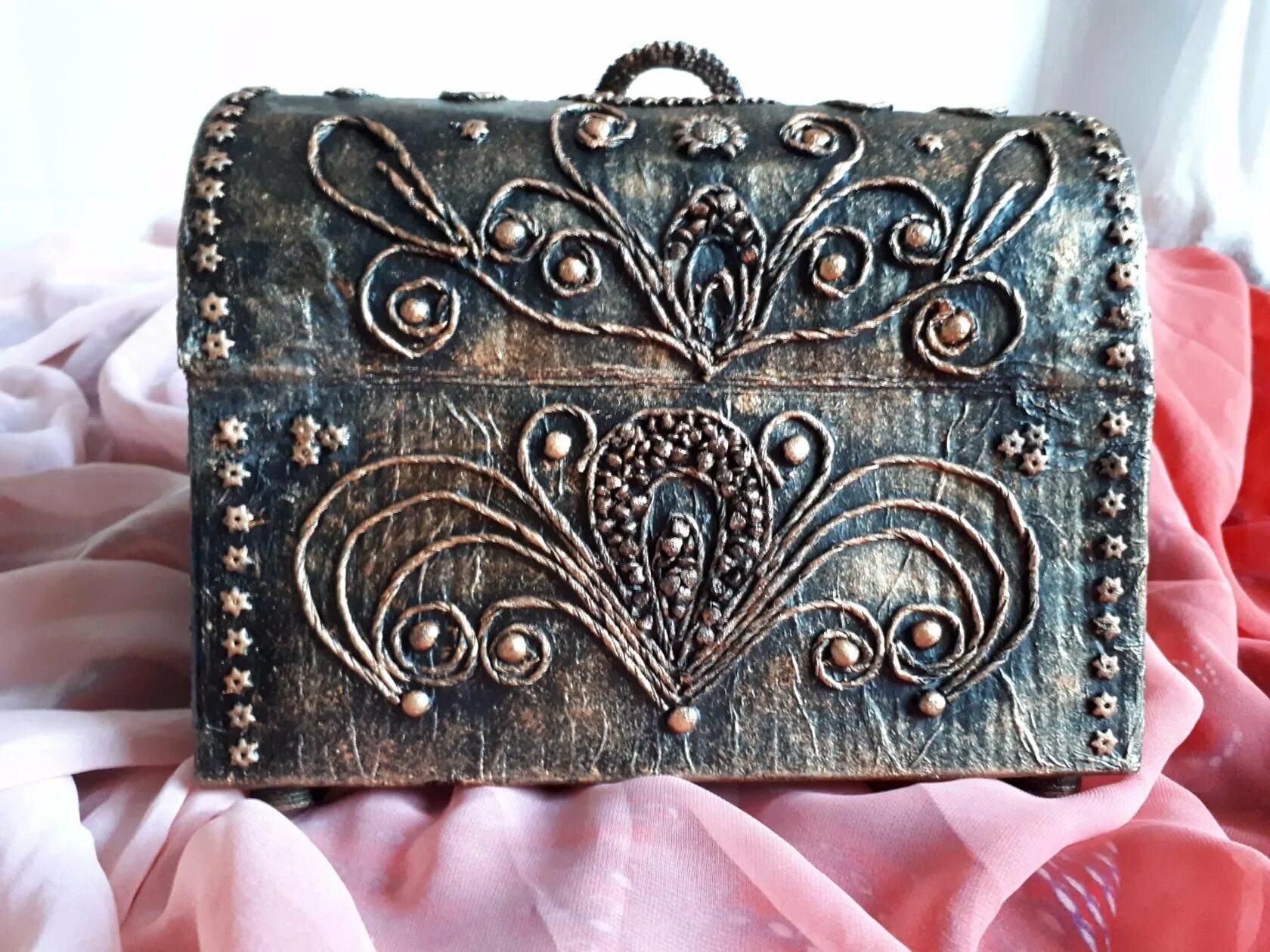 Пейп-арт техника шкатулка. Пейп-арт техника на бутылке. Пейп арта. Декор бутылок техника пейп арт. Пейп арта.