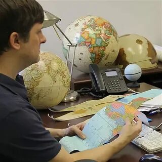 Чему географы посвящают свою работу