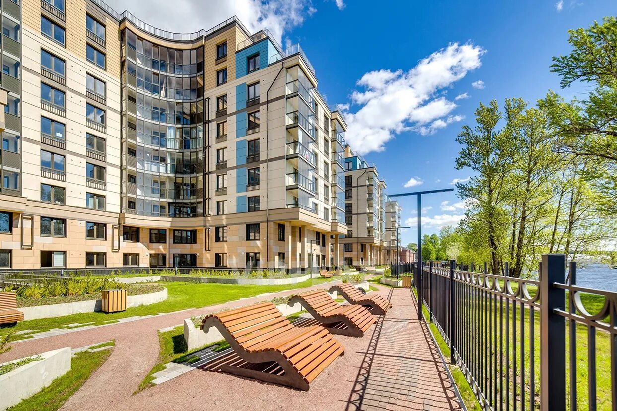 Фото недвижимость. ЖК Петровская Ривьера. Петровский проспект 24 к 3. Петровский проспект Санкт-Петербург ЖК остров. Крестовский остров Петровский проспект.