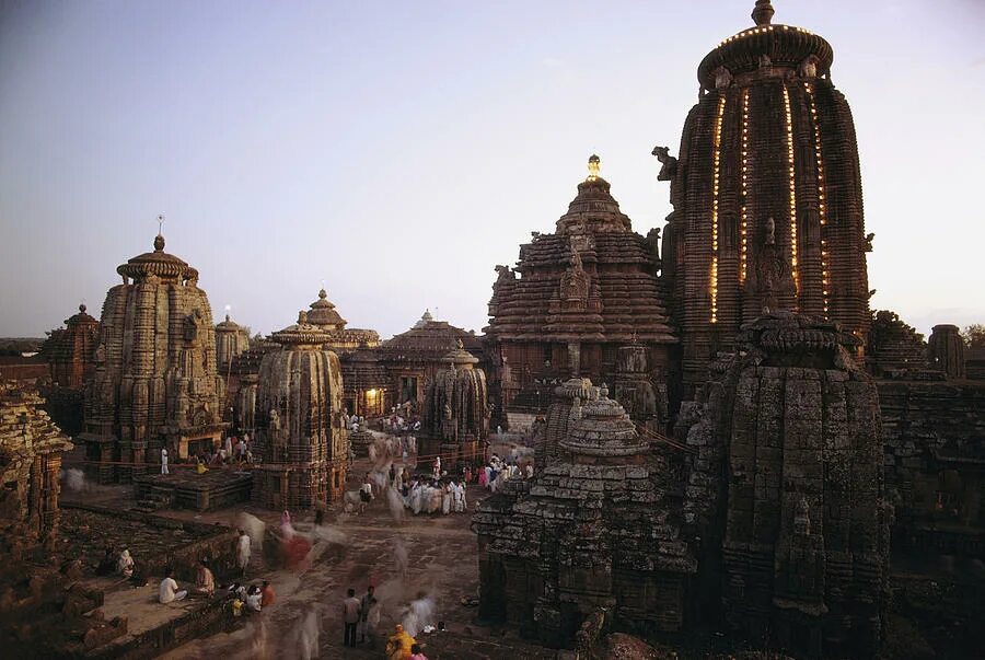 Храм в Ориссе Индия. Храм Лингараджа Bhubaneswar. Храм Парашурамешвара в Бхубанешваре. Бхубанешвар Индия город. Загадочная индия