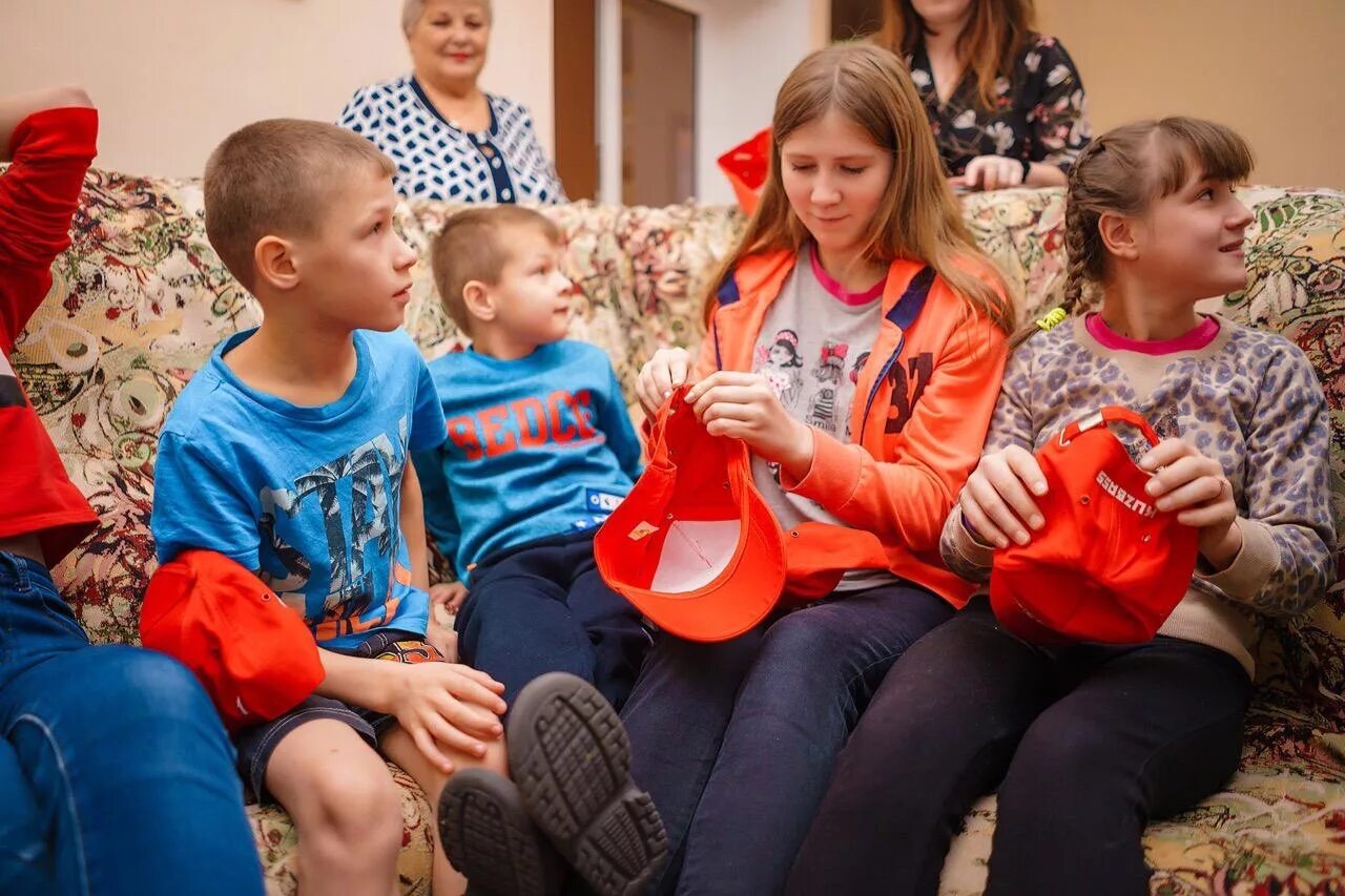 Интернат радуга юрга. Детский дом радуга города юрга. Директор детского дома радуга юрга. Детский дом радуга юрга. Дд радуга юрга.