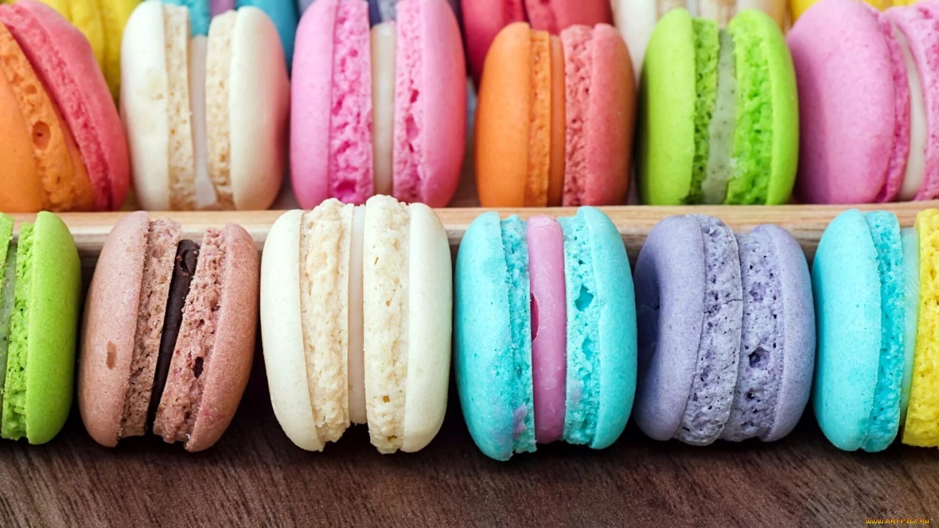 Пирожные макарони. Французские макаруны. Aesthetic pastel pink pastel макарун. Макаронс куликовский. Французские макарони.