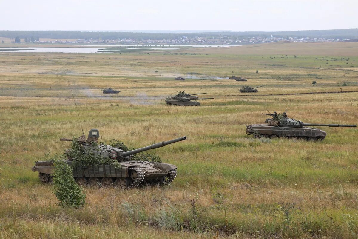 Наступление российских войск. Танковый учения Чебаркуль. Т-72б3 Чебаркуль. 255 Межвидовой полигон ЦВО. Чебаркуль полигон учения.
