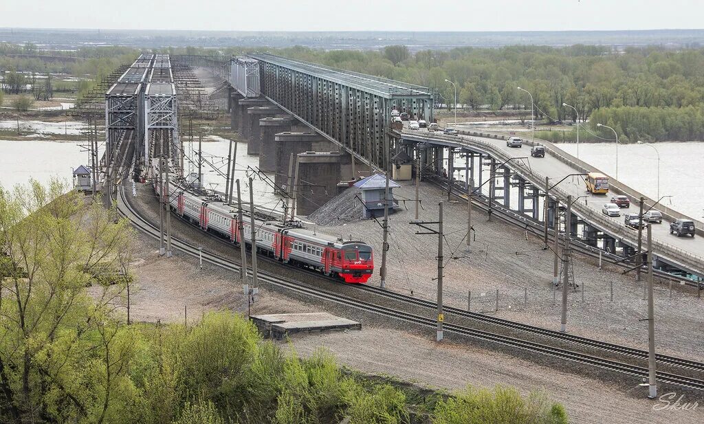 поезда карасук ржд. эр2-1001. электричка камень на оби. электровоз эп1м. электричка барнаул новосибирск.