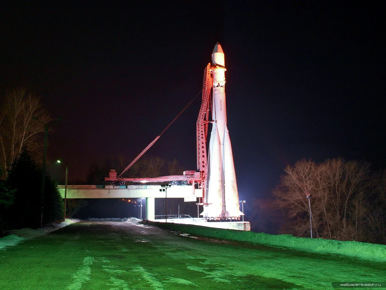 Колыбель космонавтики город россии носит. Ракета Восток Калуга. Музей космонавтики Калуга ракета. Музей космонавтики ракета Восток. Ракета в парке Циолковского Калуга.