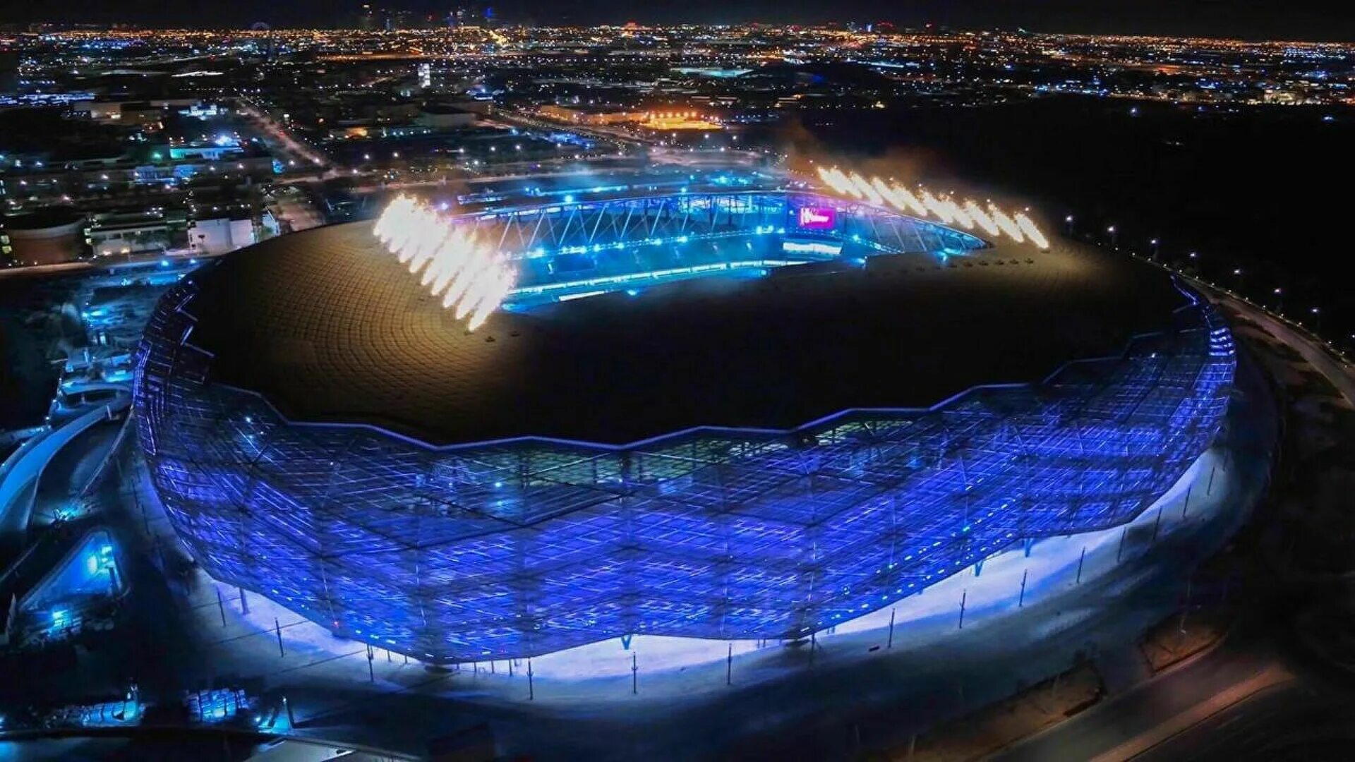 Вода на стадионе. Стадионы Катара ЧМ-2022. Стадион в Катаре 2022.