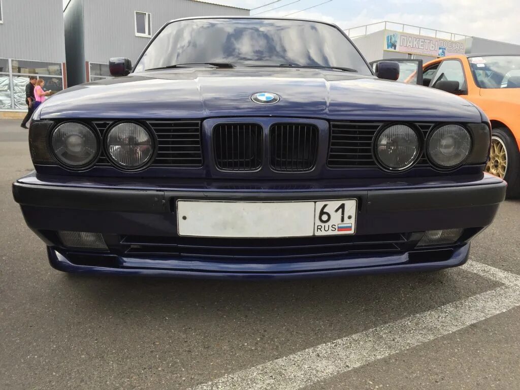 Передний бампер е34. BMW e34 m Tech. BMW e34 m Technic. M Tech 2 BMW e34. BMW e34 m Tech бампер.