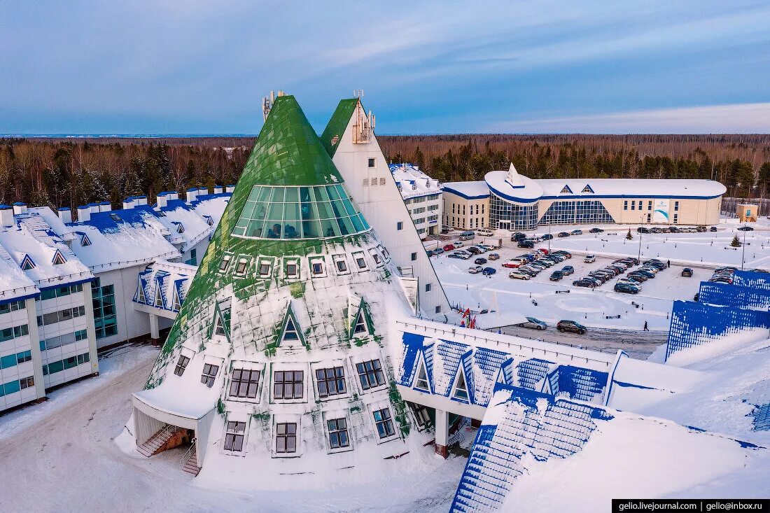 Югра Ханты-Мансийск. ХМАО город Ханты-Мансийск. Ханты Мансийск город пирамид. Столица Югры – город Ханты - Мансийск.. Сайт киновидеоцентр ханты мансийск