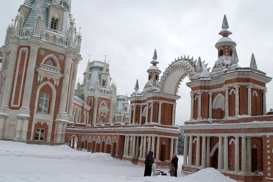 Дворцовый ансамбль в царицыно. Царицыно (дворцово-парковый ансамбль). Москва музей-заповедник Царицыно музей-заповедник Царицыно. Царицынский ансамбль. Москва.