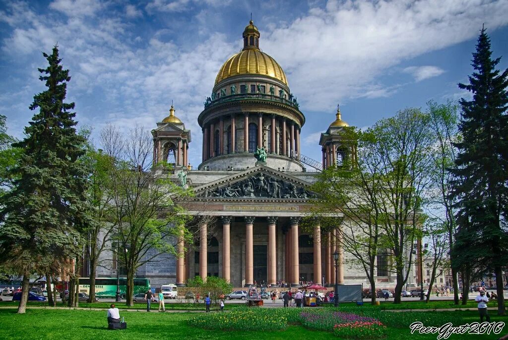 Храм Исаакия Далматского в Петербурге.