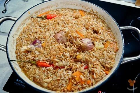В плов кладут лавровый лист