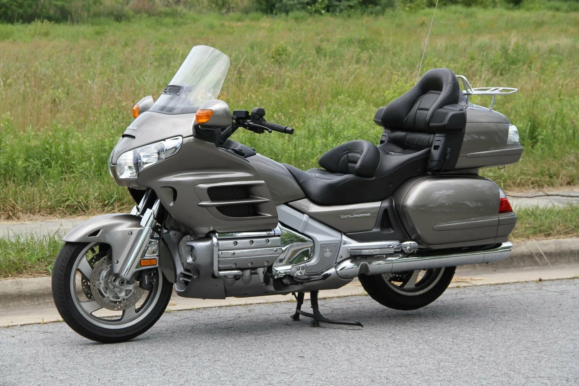 Honda Gold Wing 2008. Хонда Голд Винг 2008. Мотоцикл Honda Gold Wing. Мотоцикл Honda Голд Винг.