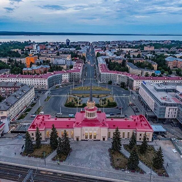 Центр карелии какой город. Карелия петрозаводск. город петрозаводск республика карелия. петрозаводск центр. административный центр карелии петрозаводск.