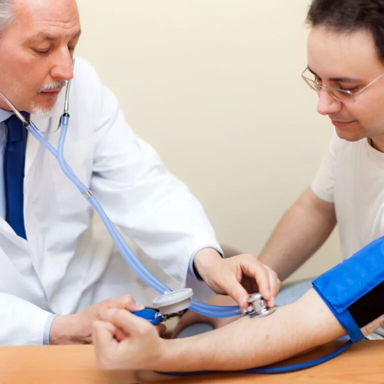 Врач на дом. Врач дома. Врач на дом маркс. Дом доктора левицкого киров. Врач на дом маркс.