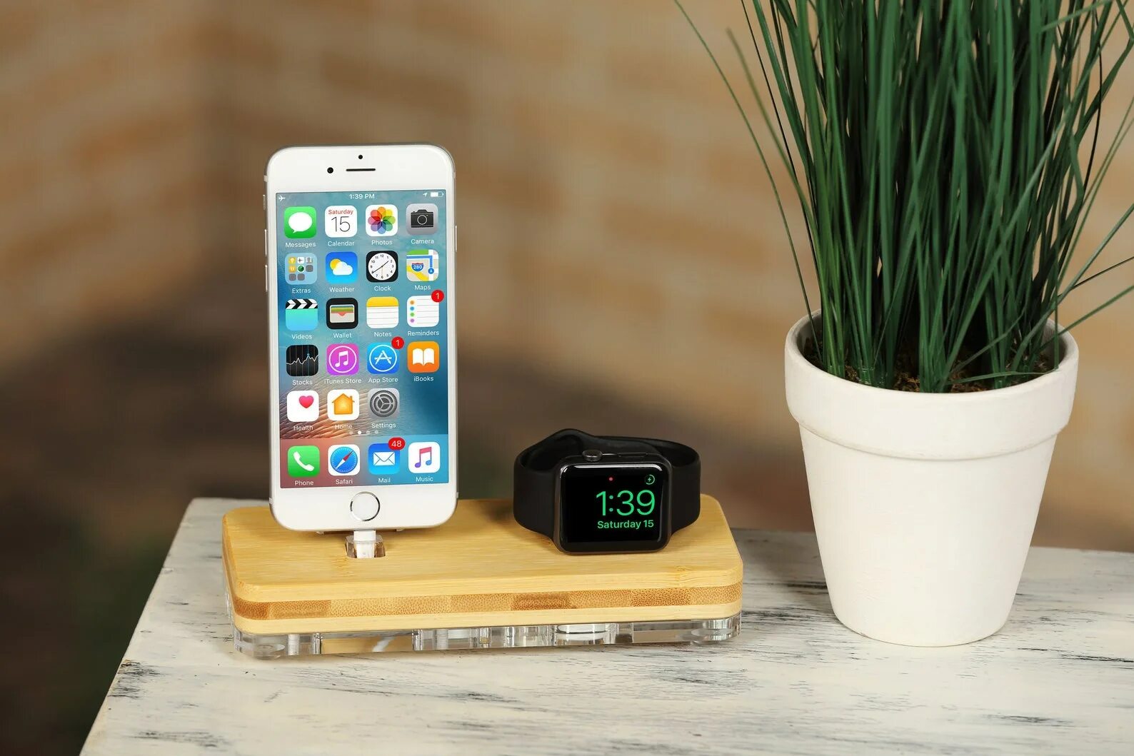 Iphone Dock. Док станция Apple. Зарядная станция для Apple. Станция для айфона. Станция для apple iphone