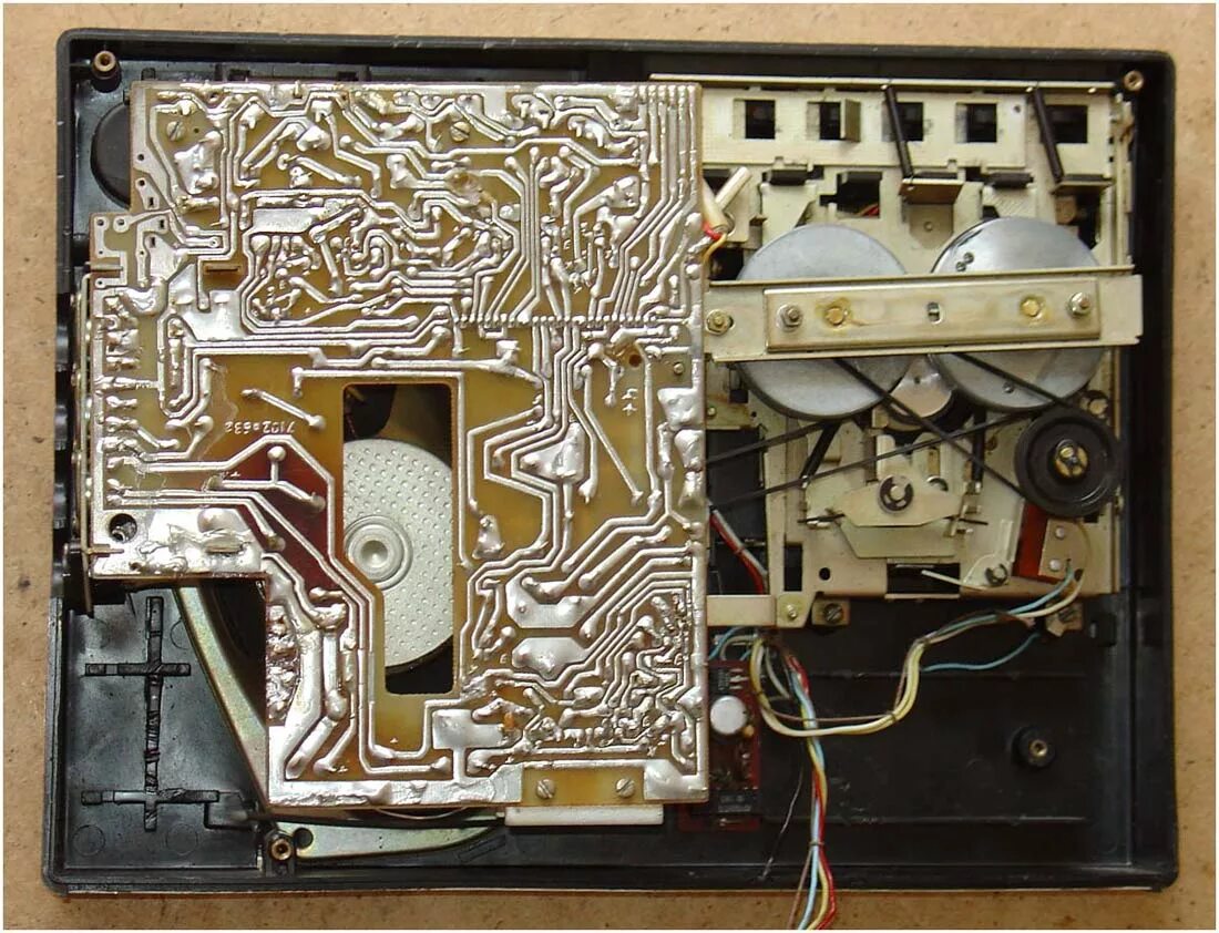 Кассетный магнитофон электроника 321. Кассетный магнитофон электроника 322. Магнитофон электроника 322 плата. Электроника-321/322. Громкость магнитофона