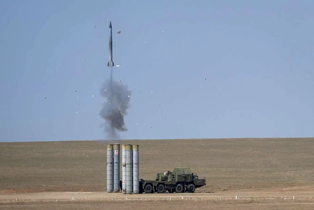 С 300 2 ракеты. Ппо с 300. Разгонный блок с300. С 300 2 ракеты. Ракета с 300.