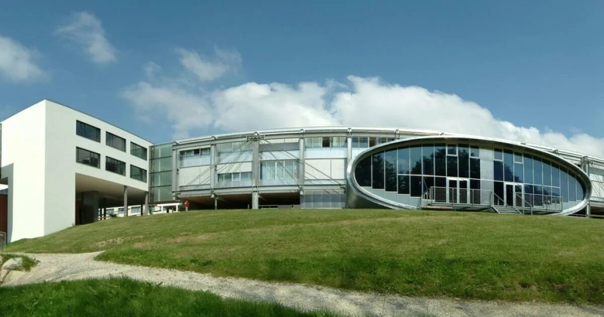 Университет прикладных наук вена. Наука австрии. Кампус новартис. Salzburg university of applied sciences. Венский университет австрия 1873.