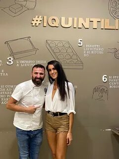 Sorpresa per i clienti della nota Pizzeria IQuintili del maestro Marco Quin...