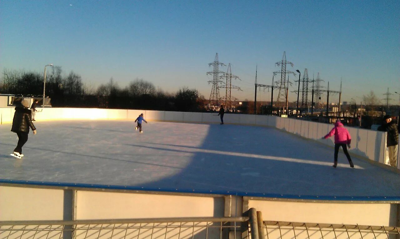 гольяновский пруд каток 2022. каток на площади революции 2022. гольяново, ул. москва уральская улица вл16 каток. улица перерва 52 каток.