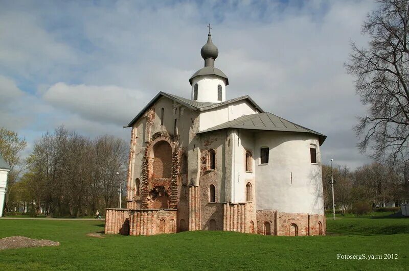 Церковь Параскевы пятницы Великий Новгород. Церковь Параскевы пятницы на торгу в Новгороде. Церковь Параскевы пятницы на Ярославовом Дворище в Новгороде. Параскева пятница Новгород Церковь Параскевы. Новгород церковь параскевы